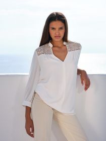 Witte v-hals bloes met beige kant bovenaan Senso