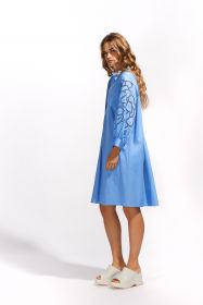 Blauw kleed met lasergaatjes in de mouw Senso