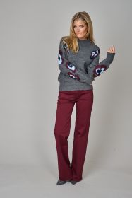 Grijze pull met bordeaux/ lichtblauwe fantasie op de mouwen Caroline Biss