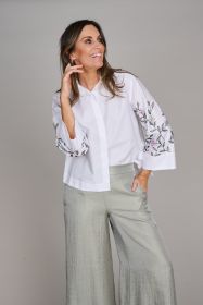 Witte bloes met bloemen op de mouw Rosso 35