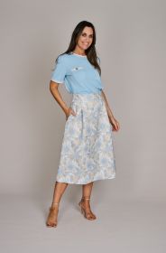 Lichtblauwe pull in chanelstijl Léonie de Paris