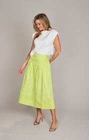 Lime rok met plooien en witte bloemenbroderie Atmos