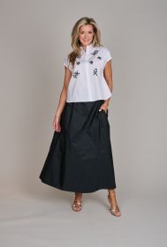 Dit wordt op maat gemaakt in de gewenste kleur, maat of afwerking zoals u het wil