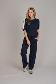 Marine sweater met beige streep op de mouwen Margittes