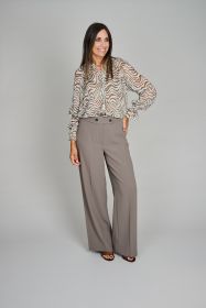 Taupe bloes met zebraprint en volant achteraan Riani