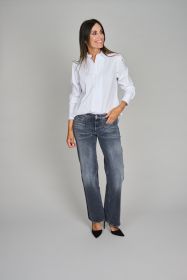 Witte bloes met fantasie aan sluiting Due Amanti